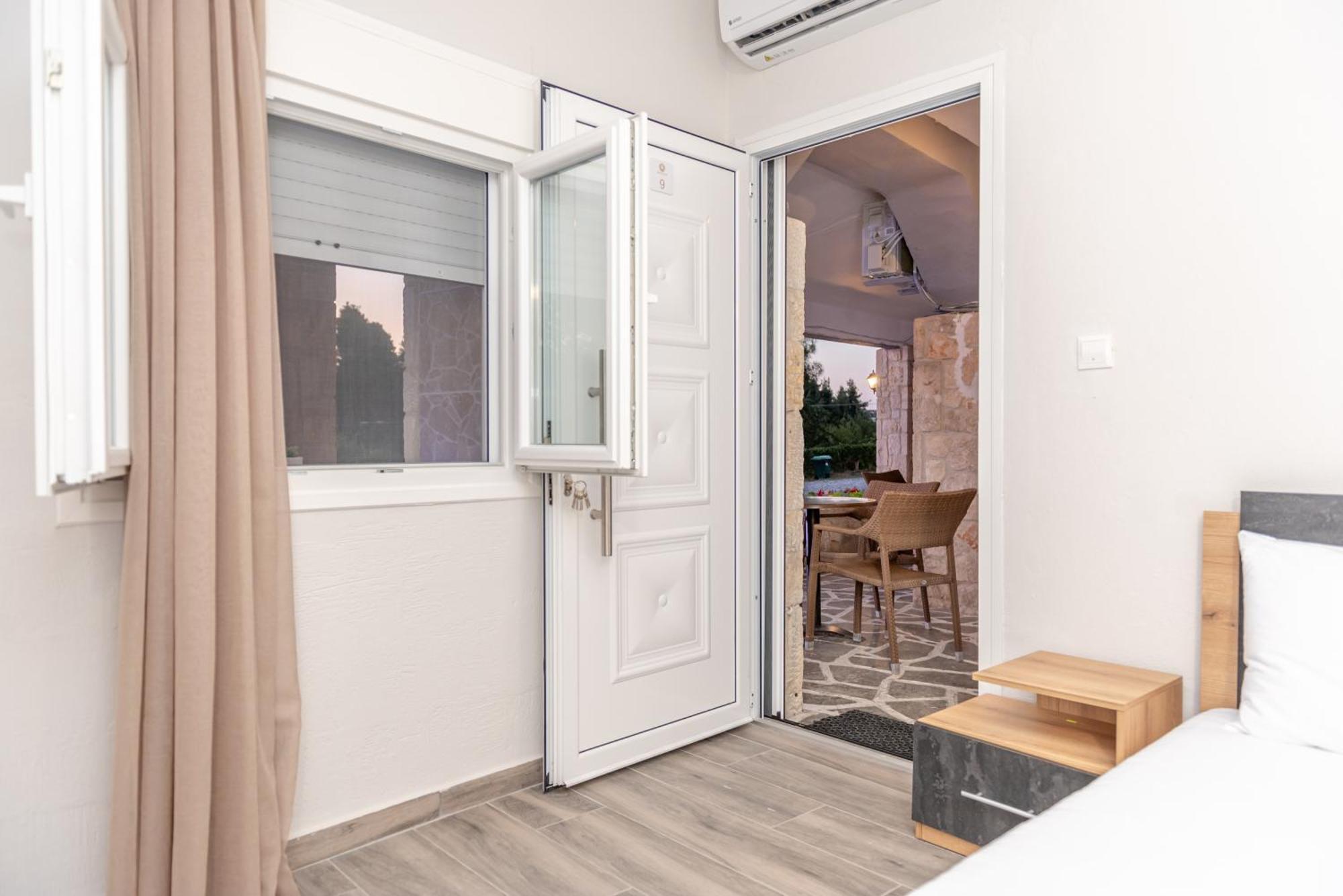 Medusa Rooms Kallithea  Exteriör bild